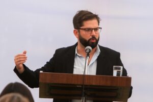 Boric pide a hombres tomar en serio que habrá un 