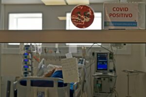 Balance COVID-19 en Chile: reportan 19.353 casos nuevos y 122 fallecidos