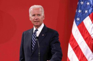 Biden prohíbe importación de petróleo y gas ruso a Estados Unidos
