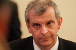 Fiscalía reasigna a Xavier Armendáriz investigación contra Piñera por el 18-O