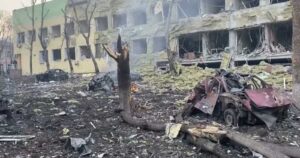 Ucrania: Rusia bombardea varias instalaciones médicas en Mariúpol