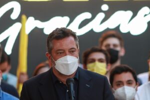 Sichel reaparece con crítica a gestión de Piñera: 