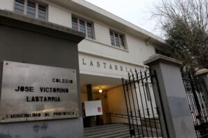 Alumnas denuncian a estudiantes de Liceo Lastarria por ciberacoso