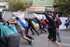 Incidentes en Valparaíso y Santiago en medio del cambio de mando