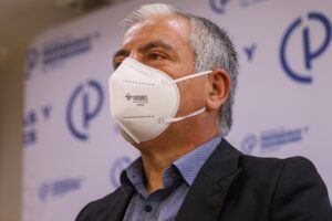 Colegio de Profesores pidió suspender la jornada completa y aplicar aforos en salas