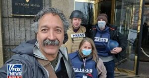 Camarógrafo y periodista de Fox News mueren en medio de un ataque en Ucrania