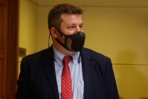 Johannes Kaiser intervino en alemán ante la Cámara para criticar a quienes no usan el castellano