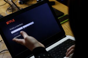 Las alternativas a Netflix que aún permiten compartir la contraseña