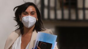 Encuesta Cadem: 77% cree que visita de Izkia Siches a La Araucanía fue 