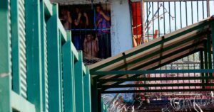 Justicia ordena el traslado a la cárcel Santiago I de ex carabineros acusados de golpiza a Mario Acuña