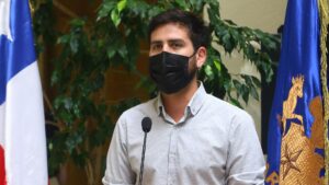 VIDEO - El chascarro que sufrió el diputado Diego Ibáñez en Contigo en Directo
