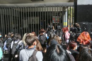 Alumnas protestan en el Instituto Nacional por denuncias de acoso
