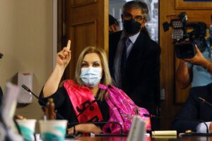 Pamela Jiles increpó a Mario Marcel y lo acusó de 