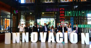 Acciona Energía y Centro de Innovación UC firman alianza para acelerar innovación en energía renovable