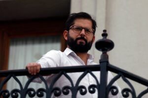 Cadem: Gobierno sufre negativo impacto tras nombramiento de Bárbara Figueroa e indulto a presos del estallido