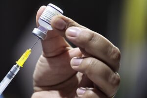 Minsal privilegiará vacunación de rezagados con tercera dosis