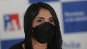 Ex ministra Karla Rubilar se suma como panelista a Mucho Gusto