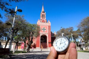 Cambio de hora ¿se adelanta o se atrasa el reloj este sábado?
