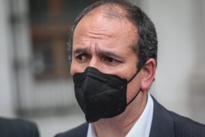 Gobernador de Biobío emplazó al Gobierno por quema de 15 casas en Contulmo