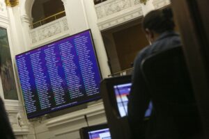 Pulso Ciudadano: leve ventaja del Rechazo sobre el Apruebo en el plebiscito de salida