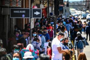 Minsal evaluará flexibilización de uso de mascarillas en 