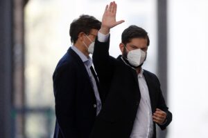 Cadem: cae aprobación de Boric y es el peor evaluado en su primeras semanas desde 2014