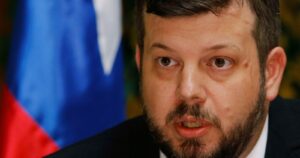 Estudió tres carreras y no terminó ninguna: universidad de Austria aclara paso académico de Johannes Kaiser