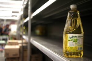 Gobierno asegura que alza de aceites se solucionará a mediano plazo y pide buscar alternativas