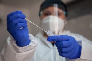 Balance COVID-19: Minsal reportó 4.432 casos nuevos y positividad del 5,69%