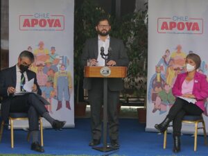 Sueldo mínimo de $400 mil y congelamiento de tarifas: Boric entrega plan de recuperación