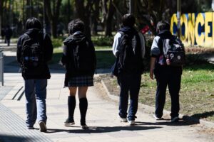 Pérdida de aprendizajes en pandemia afectó tres veces más a estudiantes de establecimientos públicos