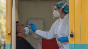 Cuáles medicamentos deben ser evitados en casos de COVID-19