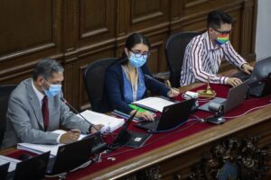 Quinteros rechaza tercera opción para el plebiscito: 