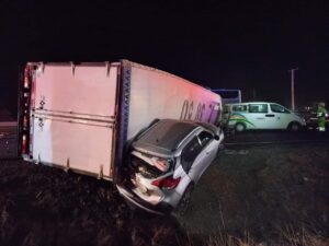 Taco de 14 horas por accidente múltiple continúa y MOP ordena levantar barreras de peaje