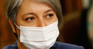 Ministra del Trabajo defiende quinto retiro: a los bancos no les conviene que las personas paguen las deudas