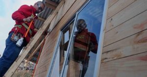 SERNAC entrega antecedentes a la Fiscalía por eventual estafa de empresas de casas prefabricadas