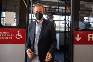 Ministro Muñoz estima que tarifas de transporte público se normalizarán en 2023