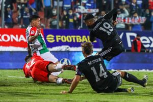 Ronnie Fernández y Junior Fernandes fueron a una fiesta tras empate de la U ante Palestino