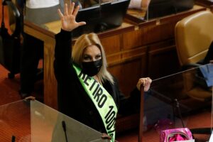 Pamela Jiles pidió perdón tras fracaso del quinto retiro: 