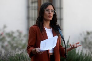 Camila Vallejo responde a dichos de Daniel Jadue y lo invita a 