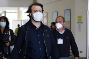 Sharp encara a ministro de Transportes tras poner en duda tren Santiago-Valparaíso