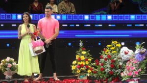 VIDEO - La sorpresa de Mauricio Isla que emocionó a Thati Lira en Aquí Se Baila