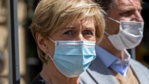 El mensaje de Evelyn Matthei a Daddy Yankee por el retraso en venta de entradas