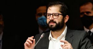 Presidente Boric y piedrazo en su contra: 