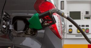 Cámara llama al Gobierno a eliminar el impuesto específico a combustibles