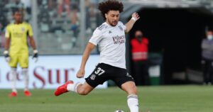 Johnny Herrera sale en defensa de Maxi Falcón: 