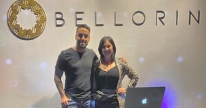 Chef sale a dar explicaciones por cumpleaños de Karol Cariola en su restaurant