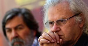 Líder de Quilapayún cuestiona a la Convención por no aprobar los derechos de autor: 