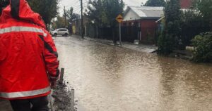 Onemi: sistema frontal deja más de 147 mil personas sin energía eléctrica y 292 personas aisladas