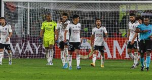 Libertadores: Colo Colo no pudo hacerse fuerte de local al caer ante River Plate